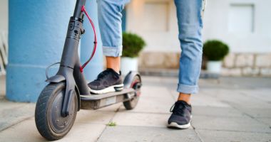 Stire din Social : Eşti proprietar de trotinetă? De anul viitor, se schimbă legea