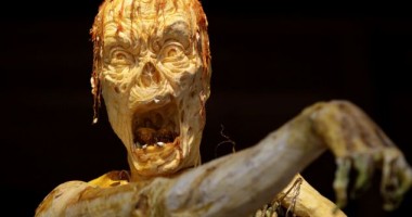 Stire din Fun : VIDEO. Cei mai înspăimântători ZOMBIE sculptați 100% din dovleci GIGANT!