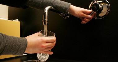 Stire din Social : Zona Mamaia Nord din Constanța, fără apă rece