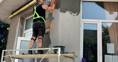 Spațiile din jurul mai multor blocuri primesc un nou aspect - 2