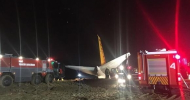 VIDEO INCREDIBIL. Un avion de pasageri, aproape să cadă în Marea Neagră - 2