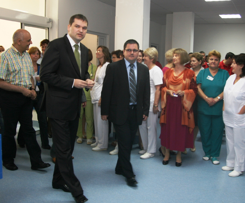 Ministrul Sănătății, Cseke Attila, a inaugurat, ieri, noua Urgență a Spitalului Județean - 00e790f30b6b5132e8dbe92d2dea71c7.jpg