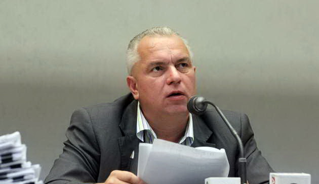Nicușor Constantinescu dă în judecată Clinica 