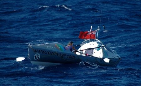 O femeie din Marea Britanie traversează oceanul Indian într-o ambarcațiune cu vâsle - 03fb5b896749e5a8112389962908c7cf.jpg