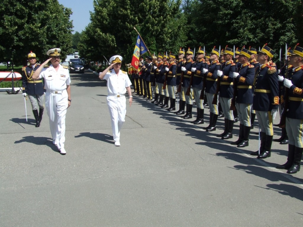 Vizită oficială la statul major al Forțelor Navale - 05m-1371635964.jpg