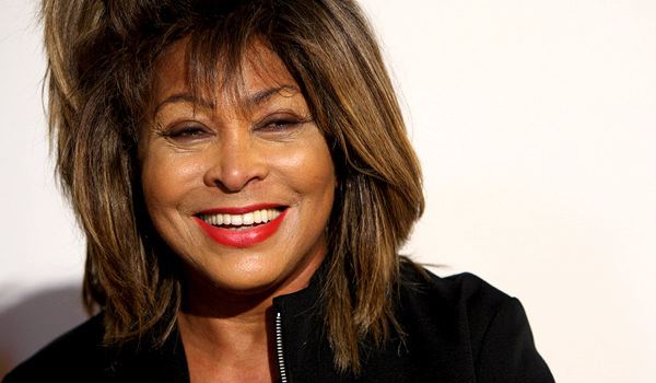 Tina Turner este în stare gravă - 060tinaturner-1401188420.jpg
