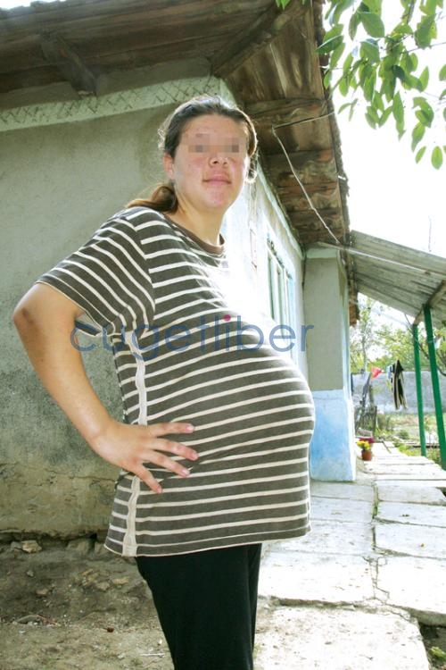 Minora din Chirnogeni, gravidă cu bunicul, cere ajutorul medicilor - 09c57ba013d3f30c2c796d7605abc7b8.jpg