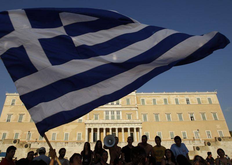 Grecia salvată de la faliment; băncile private creditoare au acceptat o pierdere de 50% - 09greciareuters02736fb6f377-1319697748.jpg