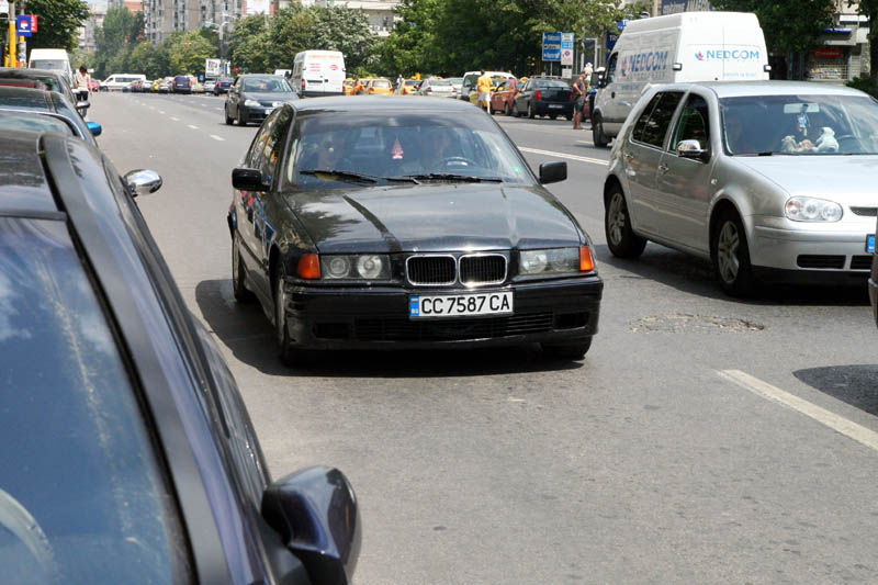 Asiguratorii mașinilor bulgărești le trag țeapă șoferilor păgubiți din România - 0d8b6d404c8ebc030b5f01c2176f37f2.jpg