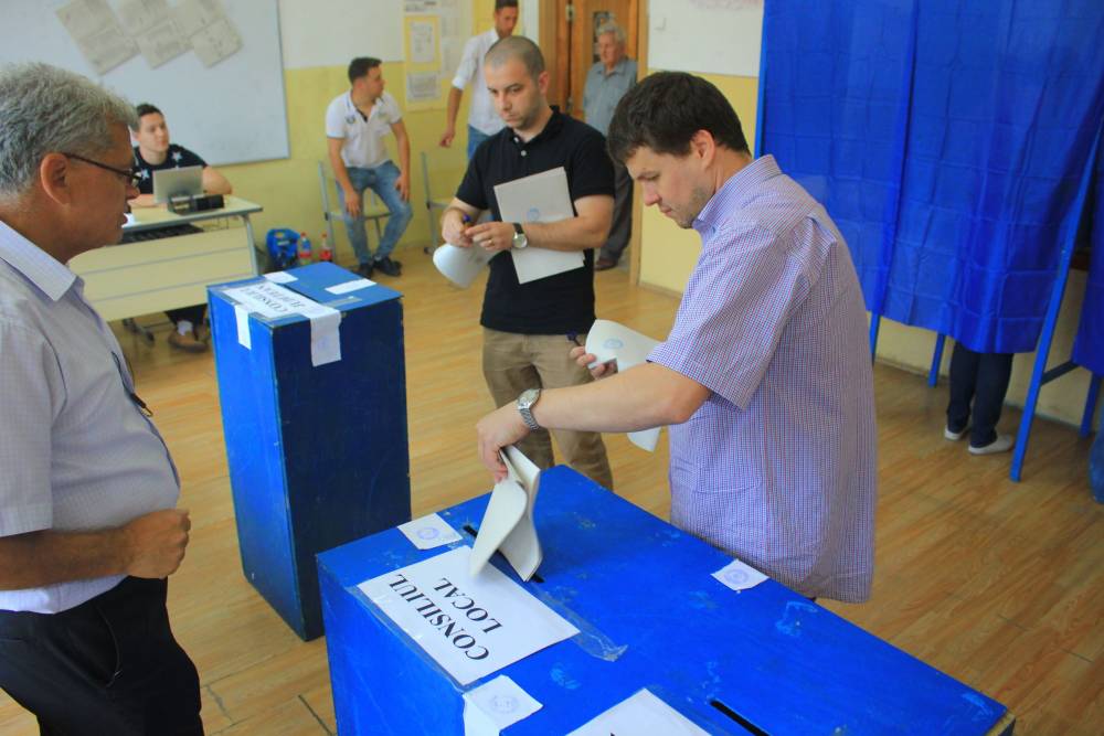 ALEGERI CONSTANȚA / Constănțenii nu se înghesuie la secțiile de votare. Doar 28% prezența la urne pe municipiul Constanța - 1-1465134486.jpg