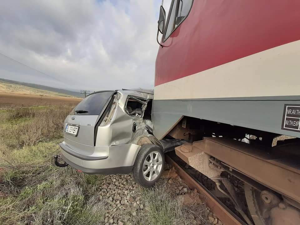 Accident pe calea ferată! O adolescentă de 17 ani a ajuns la spital - 1-1585652843.jpg