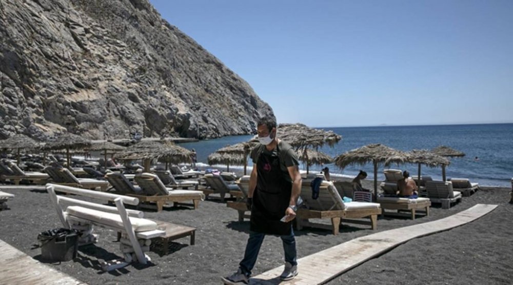 Grecia va extinde restricțiile în câteva zone turistice importante din cauza creșterii numărului cazurilor de COVID-19 - 1-1597847456.jpg