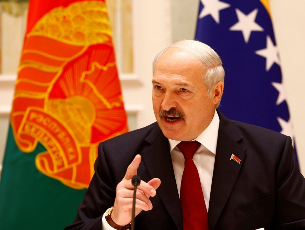 Lukaşenko recunoaşte că este posibil să fi rămas în fruntea statului puţin prea mult - 1-1599581381.jpg