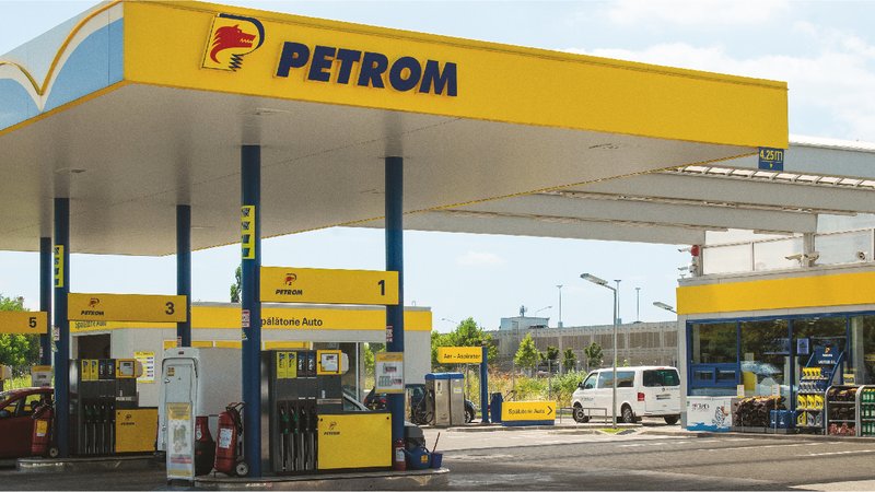Petrom a inaugurat o benzinărie modernă. Şoferii pot plăti cu cardul sau cu telefonul direct la pompă - 1-1608040153.jpg