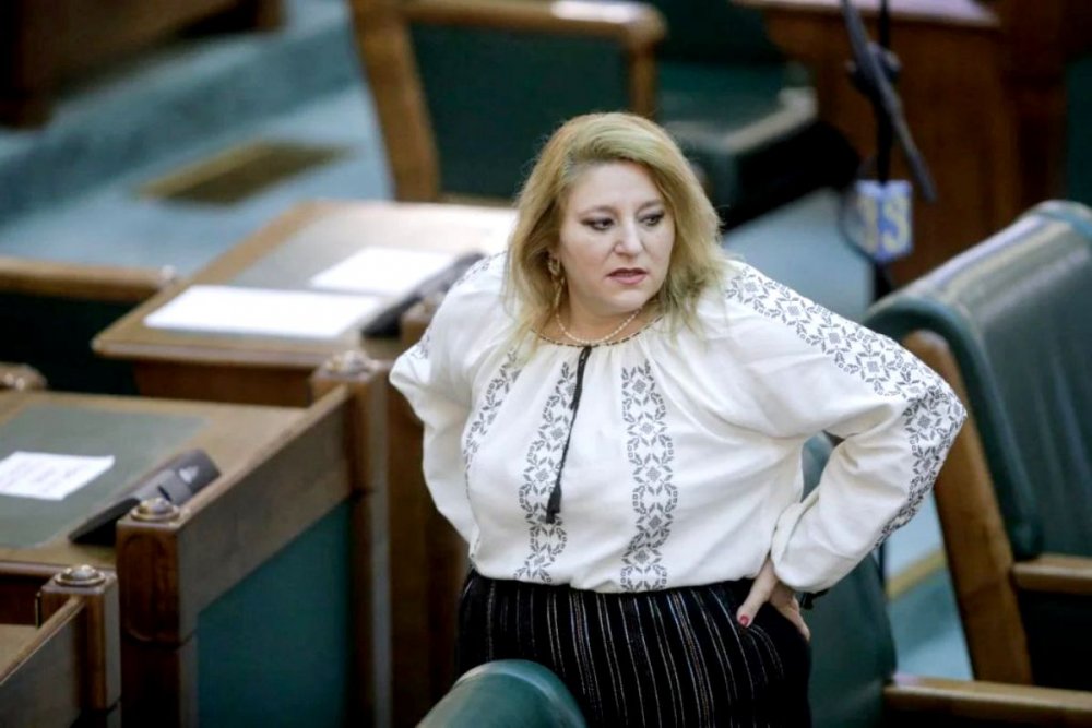 Diana Șoșoacă, exclusă din AUR. L-a acuzat pe Sorin Lavric de misoginism - 1-1612977980.jpg