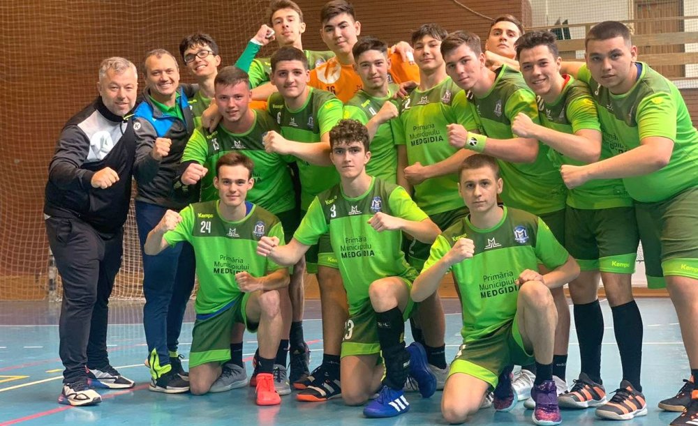 Handbal / Învingători la Botoşani! Juniorii Medgidiei s-au calificat la turneul final al Campionatului Naţional - 1-1649851858.jpg