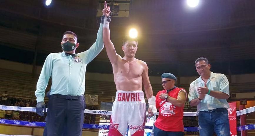 Box / Ronald Gavril, victorie prin KO în Gala profesionistă de la Cancun. L-a pus la podea pe Edgar Romero Mora - 1-1653893511.jpg