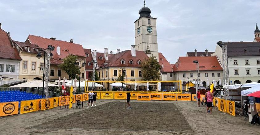 Volei / Piaţa Mică din Sibiu, gazda ediţiei 2022 a Cupei României la volei pe plajă - 1-1657196303.jpg