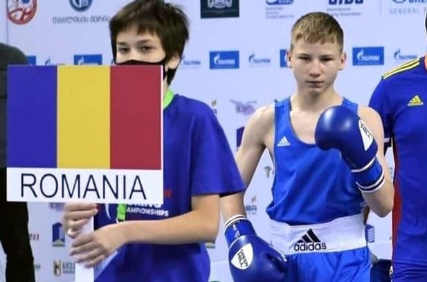 Box / Pugiliştii români se apropie de primele medalii, la Europenele de juniori de la Montesilvano - 1-1664458888.jpg