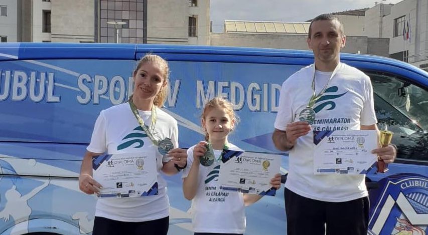 Trei atleţi de la CS Medgidia, pe podiumul Semi-maratonului AS Călăraşi - 1-1665920239.jpg