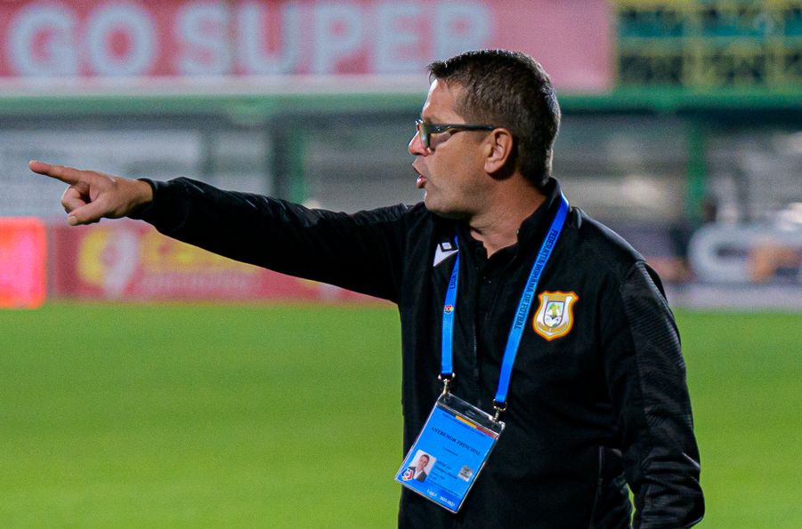 Fotbal / Flavius Stoican, demis de conducerea clubului CS Mioveni. Marius Stoica, noul antrenor al echipei - 1-1667311243.jpg