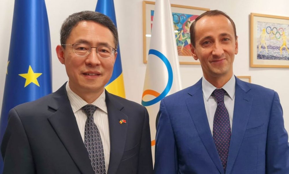 Olimpism / Președintele COSR, Mihai Covaliu, întâlnire cu ambasadorul Chinei în România - 1-1668940180.jpg