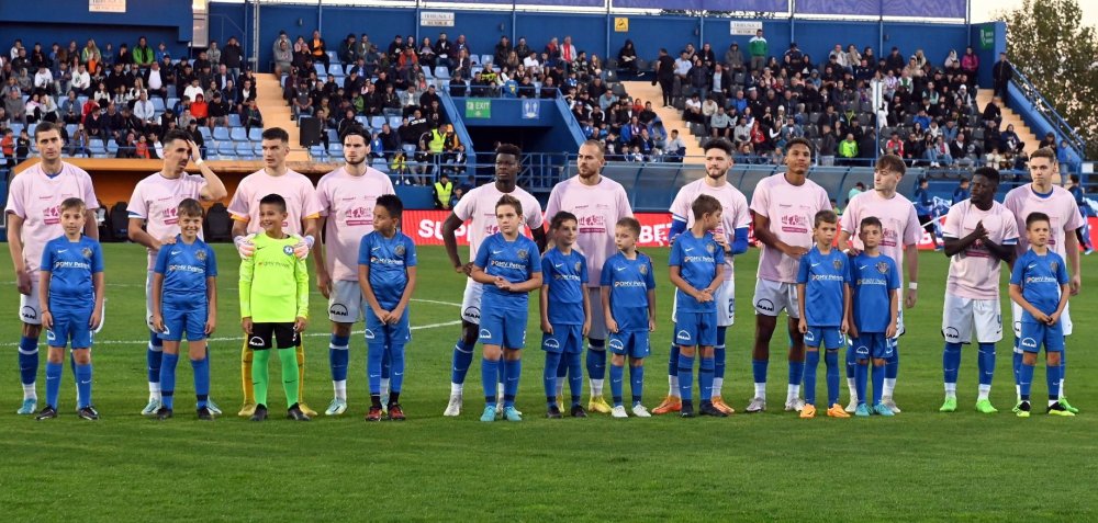 Fotbal / Copiii cu vârste sub 7 ani, intrare gratuită însoțiți de un părinte la meciul Farul - CFR Cluj, din Cupa României - 1-1669799262.jpg