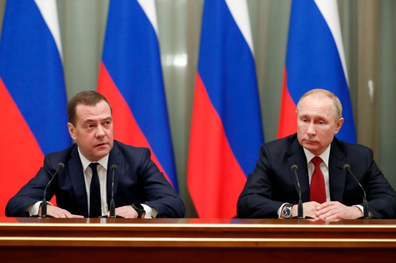 Medvedev avertizează că arestarea lui Putin ar echivala cu o declaraţie de război - 1-1679560337.jpg