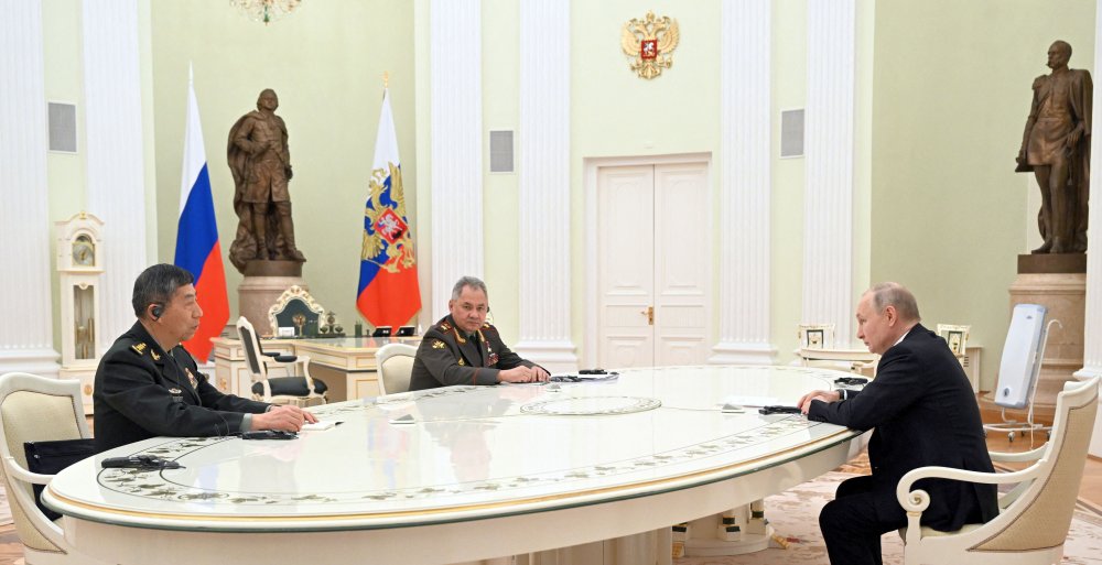Ministrul chinez al apărării a salutat în întâlnirea cu Putin legăturile puternice cu Rusia - 1-1681717407.jpg