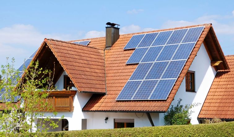 Numărul sistemelor fotovoltaice instalate pentru persoane fizice va depăşi 130.000, la nivel naţional - 1-1687427518.jpg