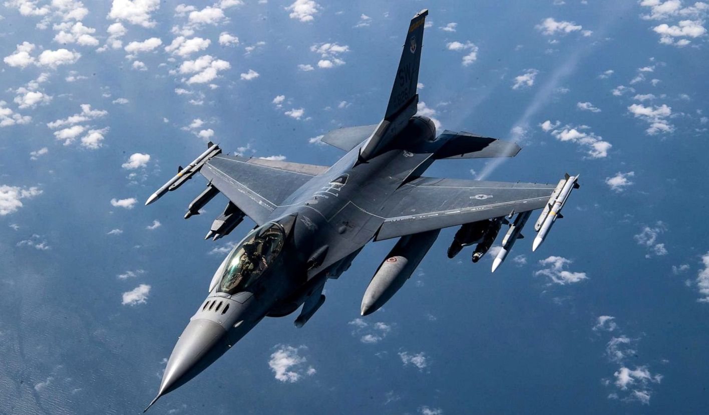 Ucraina nu mai speră să primească în acest an avioane de luptă F-16 - 1-1692279305.jpg