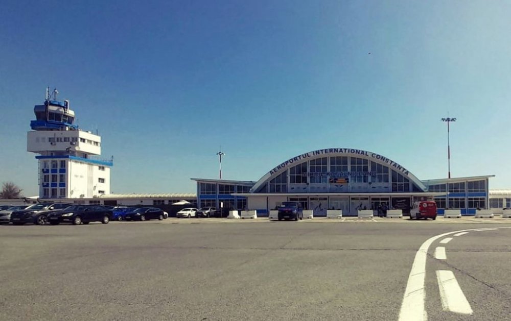 Numărul locurilor de parcare din zona publică a aeroportului Mihail Kogălniceanu, redus considerabil - 1-1692354665.jpg