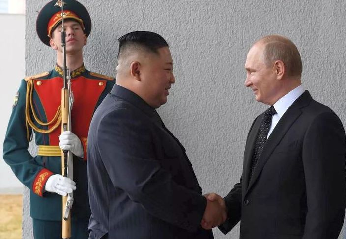 Vladimir Putin şi Kim Jong Un, întâlnire la cosmodromul Vostocinîi - 1-1694589190.jpg
