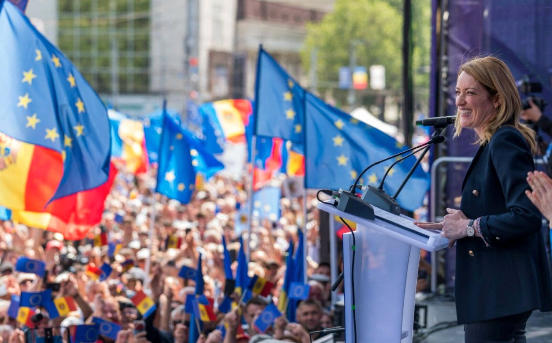 UE ar putea deschide negocierile de aderare cu Republica Moldova şi Ucraina până la sfârşitul anului - 1-1695883865.jpg