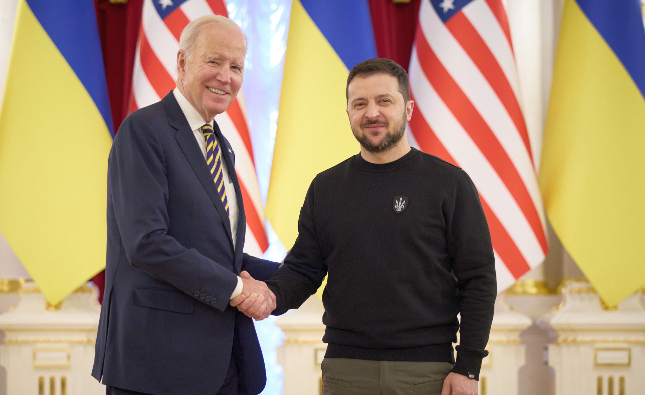 Joe Biden asigură Ucraina că va primi în continuare ajutor financiar american - 1-1696229902.jpg