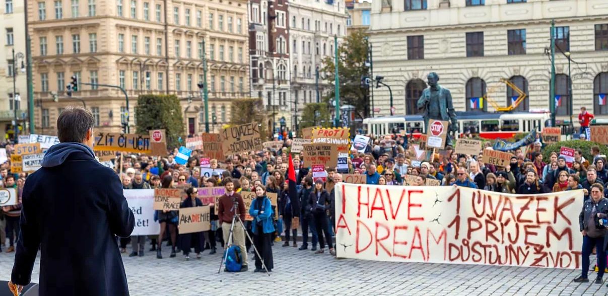 Cehii protestează împotriva politicii guvernamentale de austeritate - 1-1701159481.jpg
