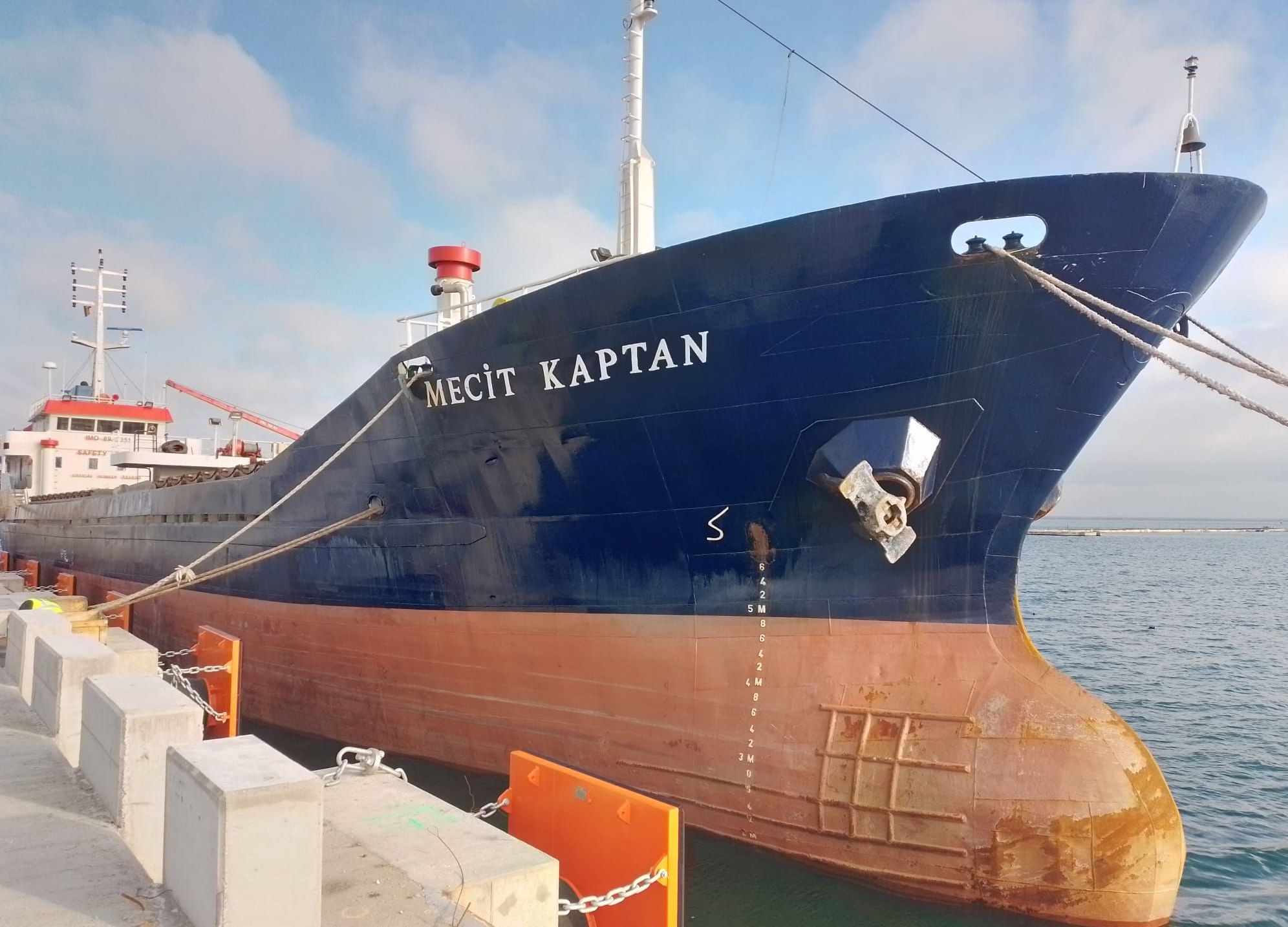 Nava „Mecit Kaptan”, eşuată luna trecută, va părăsi portul Constanţa remorcată - 1-1702029562.jpg