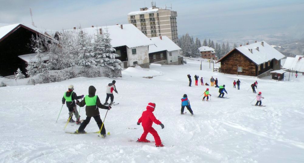 A început sezonul de schi. Distracţie cât cuprinde pe pârtie, jale mare în… conturi! - 1-1702215533.jpg