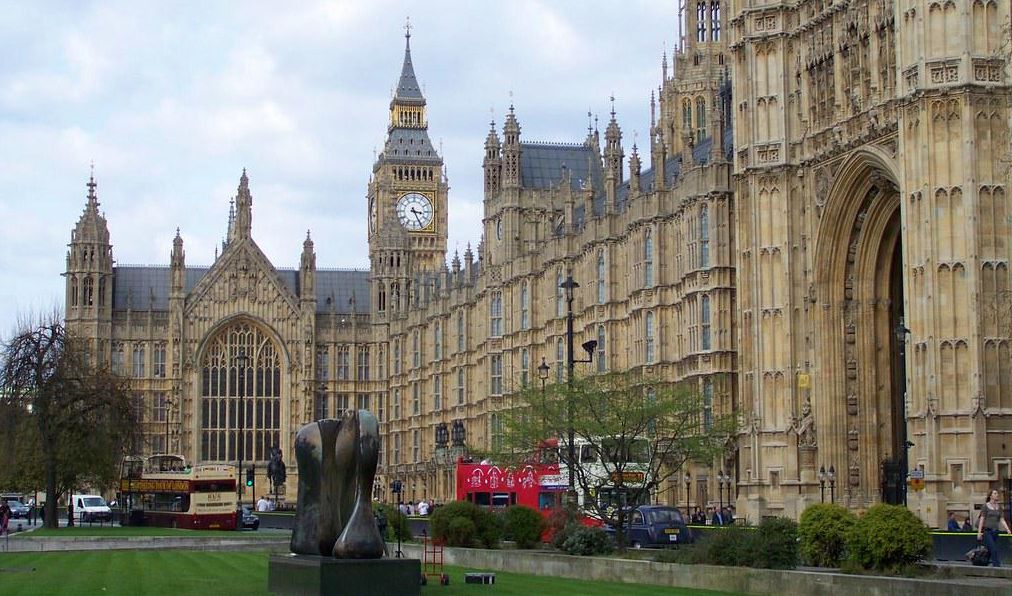 Guvernul britanic va prezenta un buget prudent înaintea alegerilor - 1-1709538939.jpg