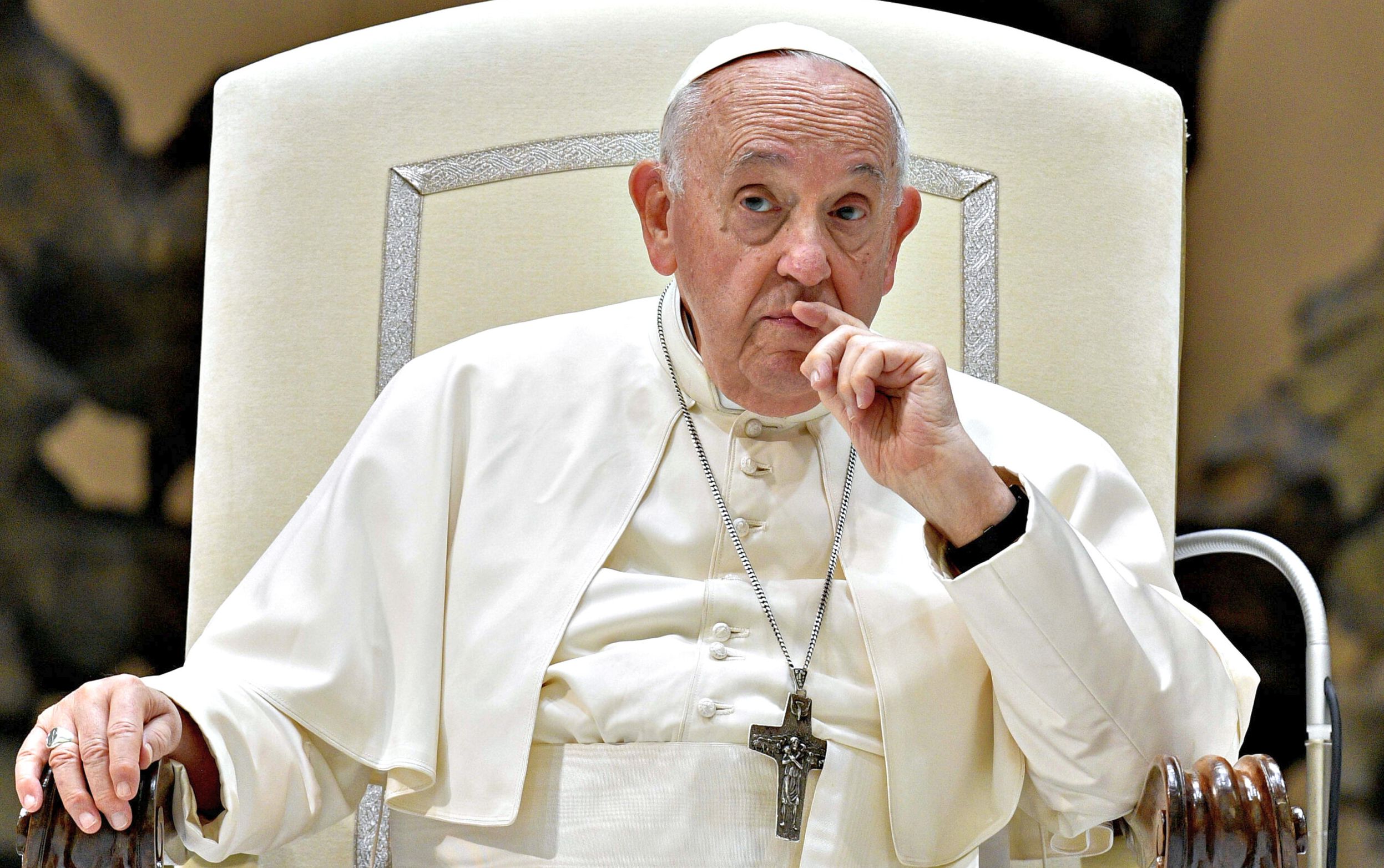 Papa Francisc spune că Ucraina ar trebui să aibă curajul „steagului alb” şi să negocieze - 1-1710060473.jpg