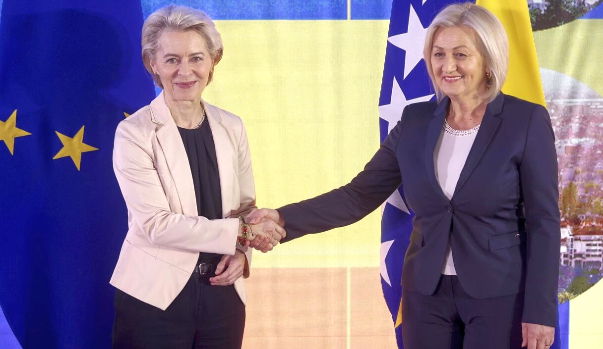 Comisia Europeană a recomandat începerea negocierilor de aderare cu Bosnia - 1-1710316851.jpg