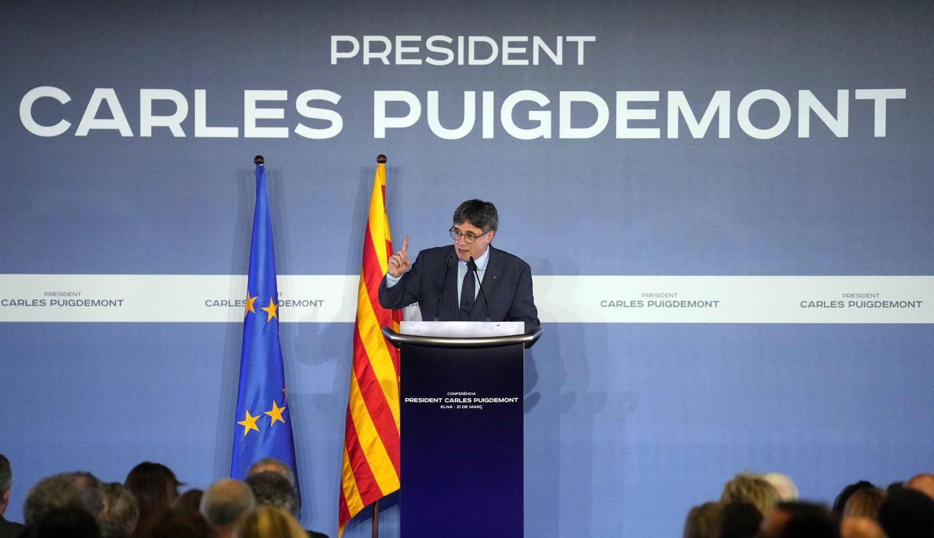 Carles Puigdemont şi-a anunţat candidatura la alegerile din mai, din regiunea Catalonia - 1-1711100573.jpg