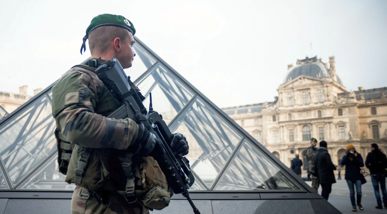 Franţa a crescut alerta de securitate naţională la nivelul maxim după atacul terorist din Rusia - 1-1711356255.jpg