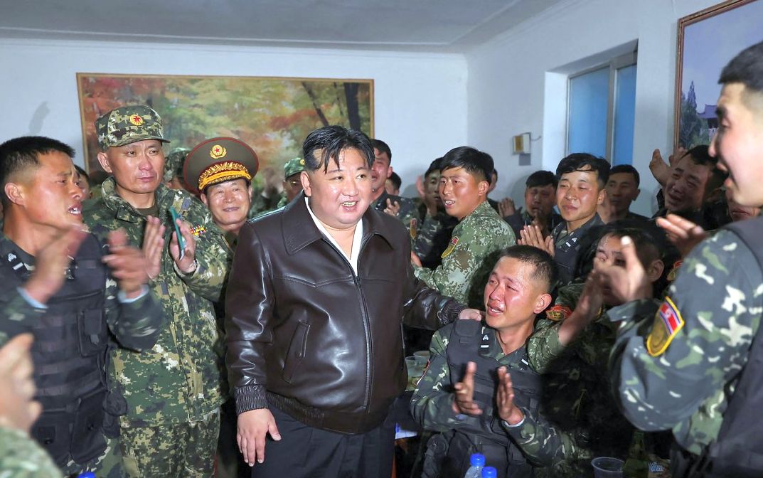Liderul nord-coreean a inspectat o unitate de tancuri care a cucerit Seulul în 1950 - 1-1711442269.jpg