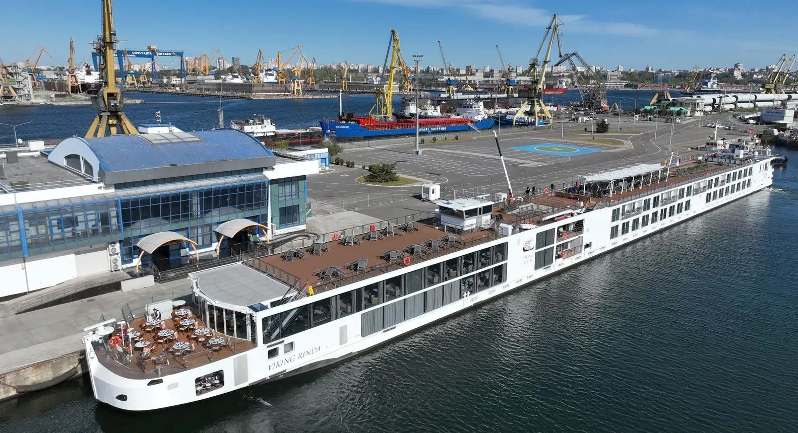 Nava fluvială de pasageri „Viking Rinda” deschide sezonul de croaziere în portul Constanţa - 1-1711705912.jpg