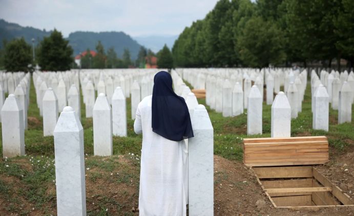 Liderul sârbilor bosniaci ameninţă cu secesiunea, dacă ONU votează o rezoluţie privind masacrul de la Srebrenica - 1-1713940732.jpg
