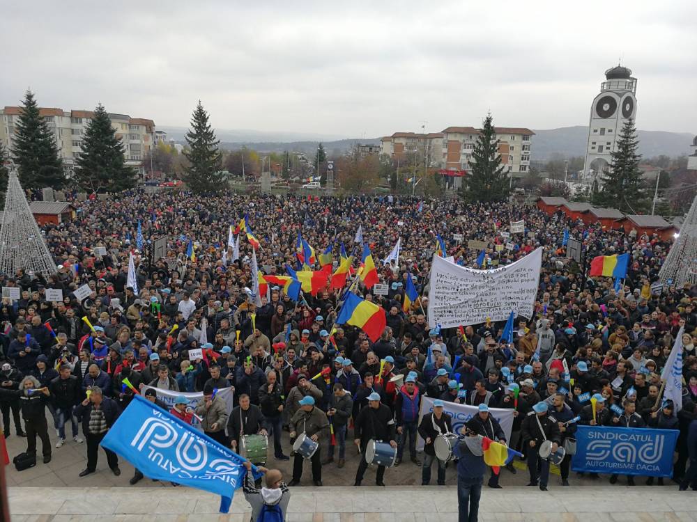 10.000 de sindicaliști de la Mioveni au protestat împotriva 