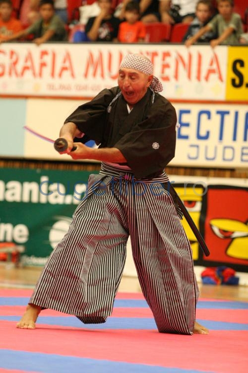 Mari maeștri au încântat la Europenele de karate de la Constanța (galerie foto) - 10f5fbb1c0f0c452e46b48bca452a16d.jpg