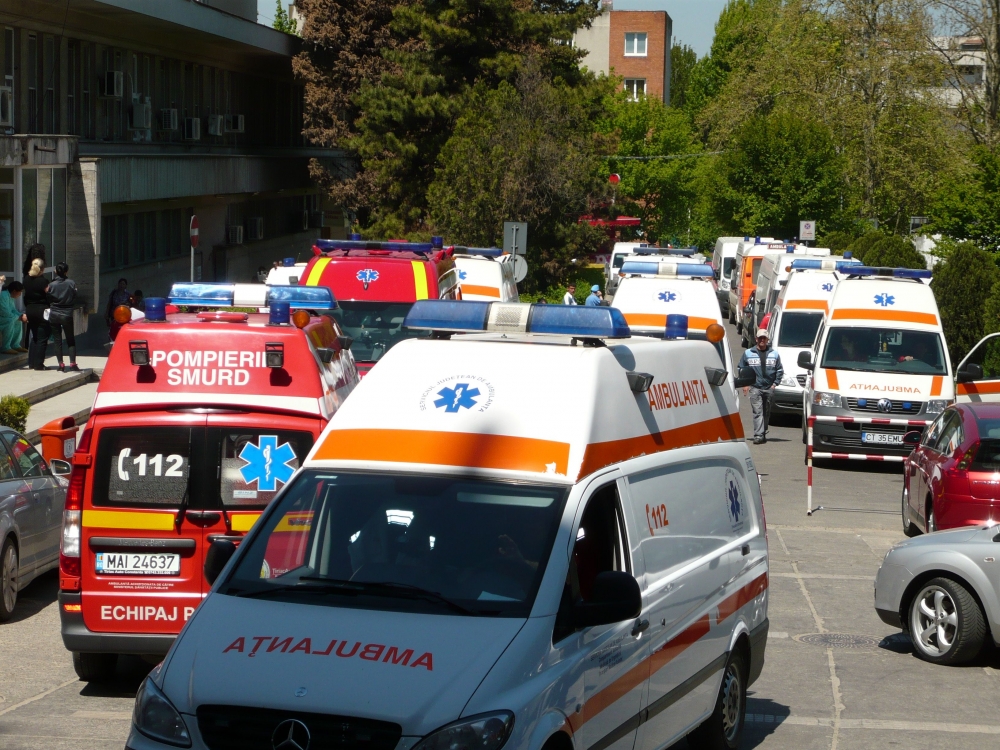 Mai multe ambulanțe prin stațiunile constănțene - 11iulieambulantasuplimentarefort-1310378662.jpg