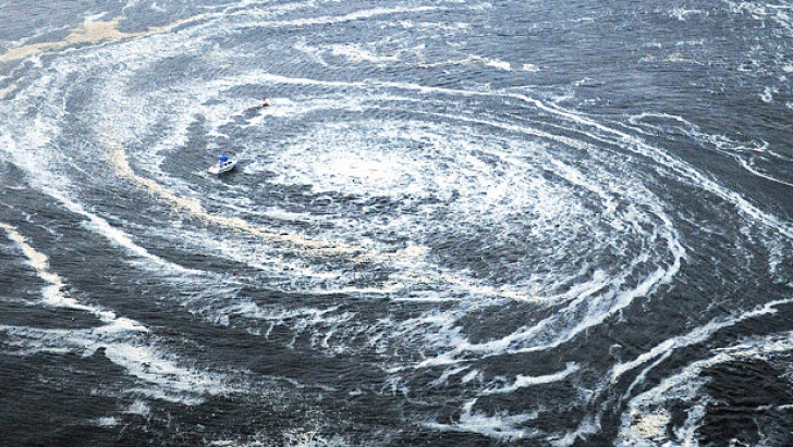 Seismul din largul coastelor Republicii El Salvador a provocat un tsunami - 11tsunamiwhirlpoolrw32146300-1346053410.jpg